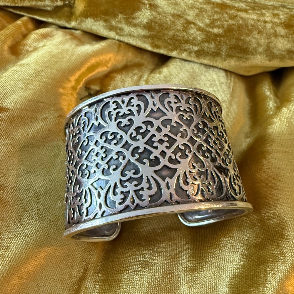 Silpada sterling silver filigree cuff retired, heavy! - Picture 3 of 7